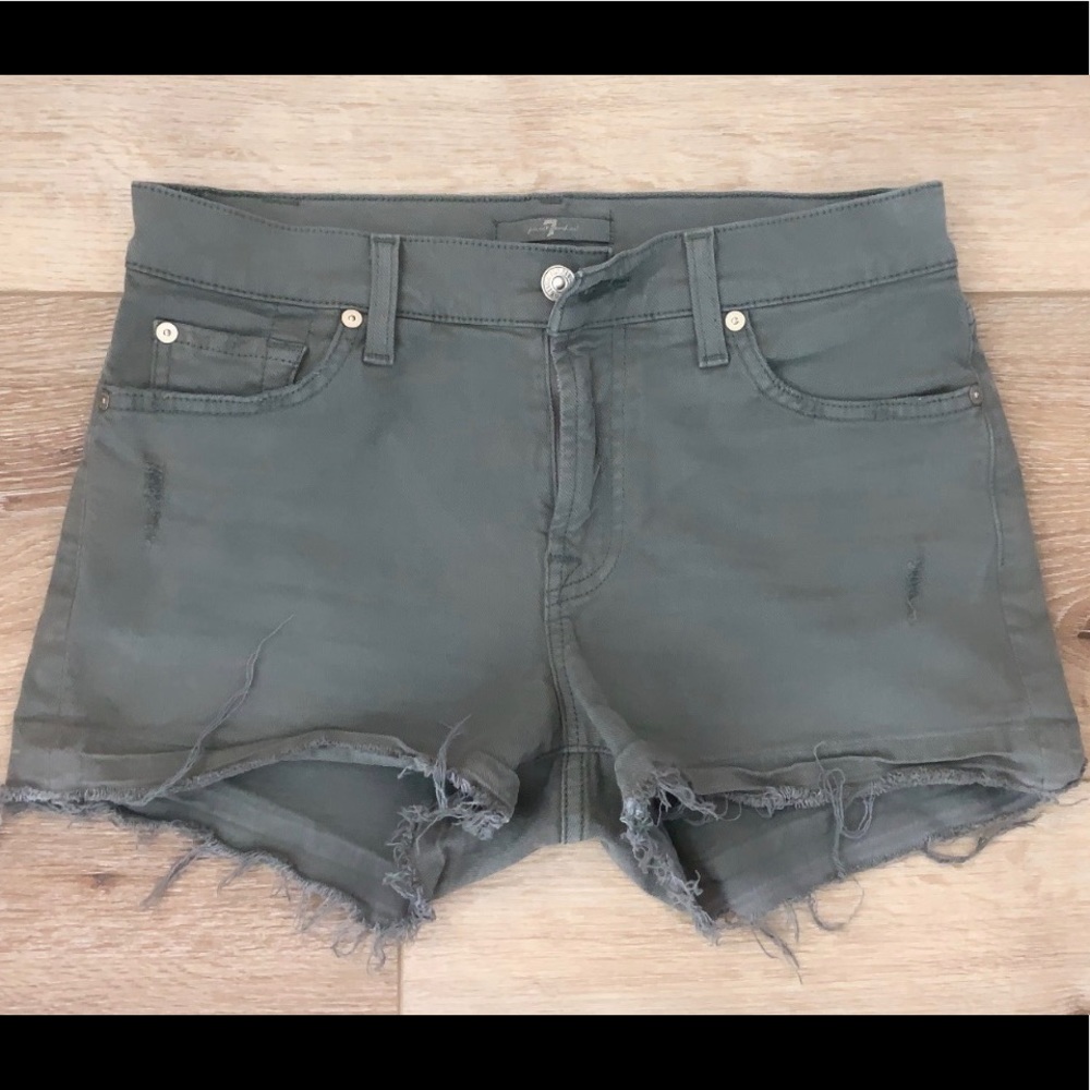 7 For All Mankind army green shorts sz 27